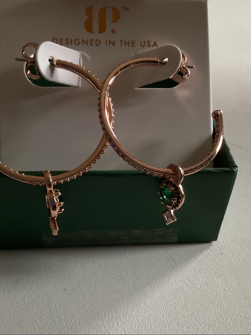bp Rose Gold Hoop Hair Rings with Emerald Green Charms